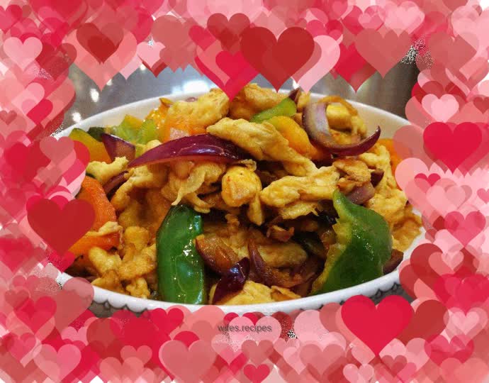 Fried eggs with green pepper