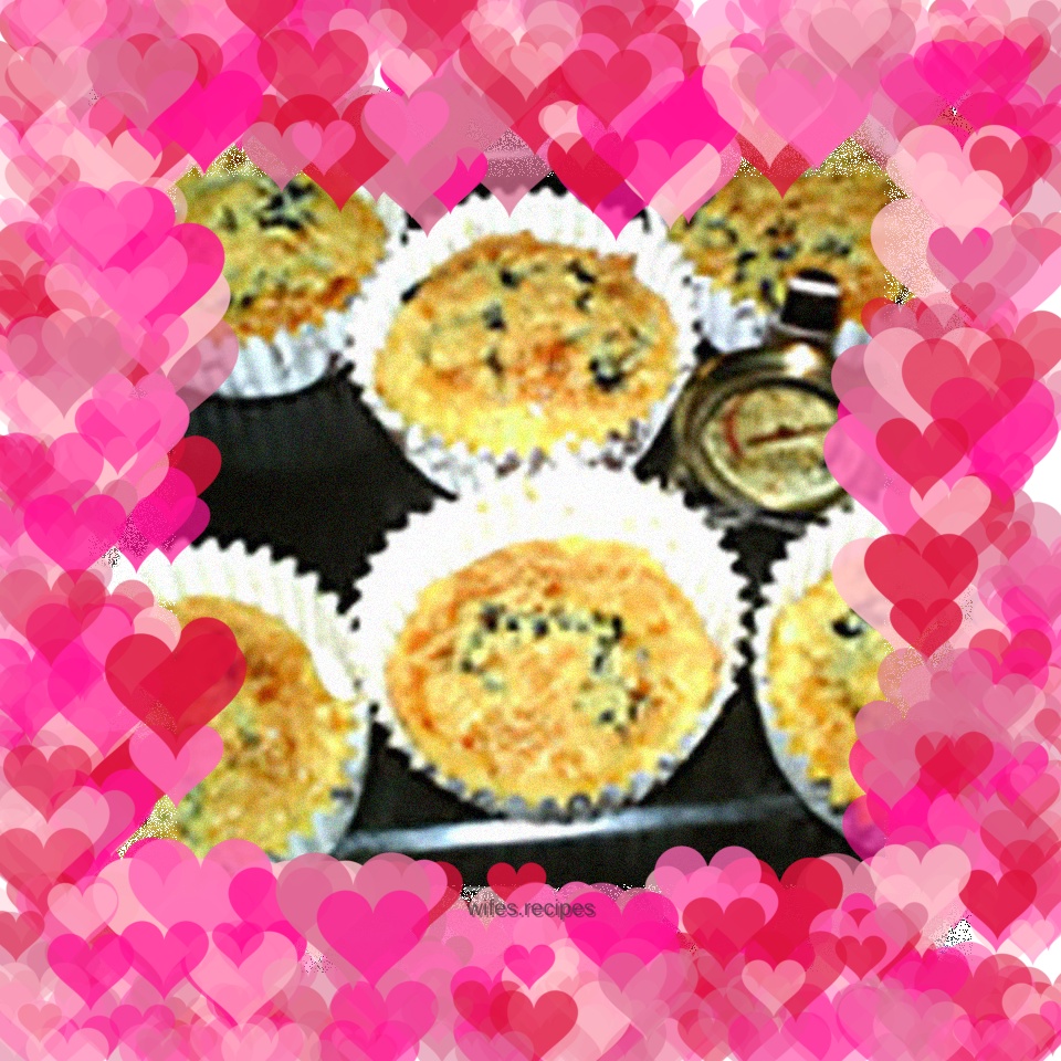 Crispy mulberry rolls