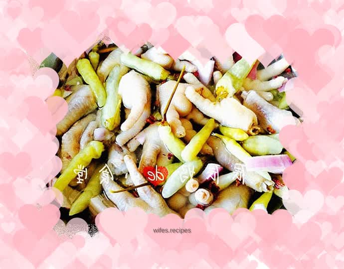 Sichuan style pickled pepper chicken feet