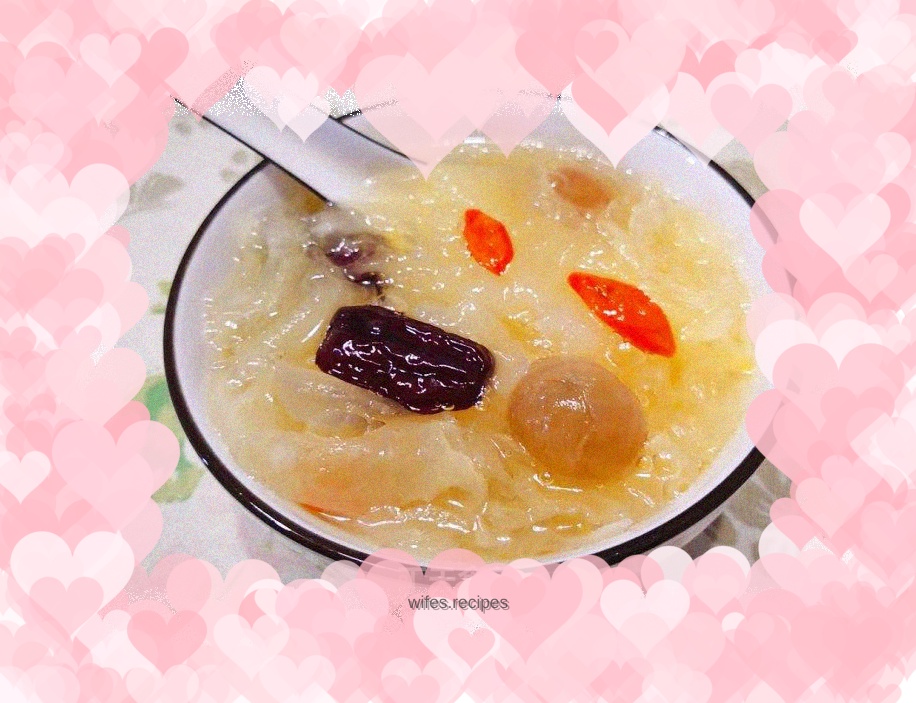 Tremella and Lotus Seed Soup