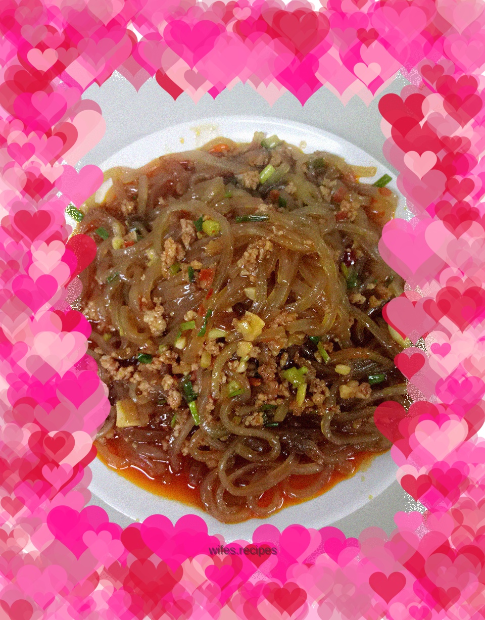 Ants climbing the tree