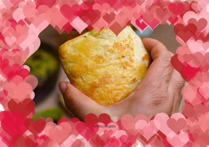 Crispy on the outside and soft on the inside, five-spice puff pastry