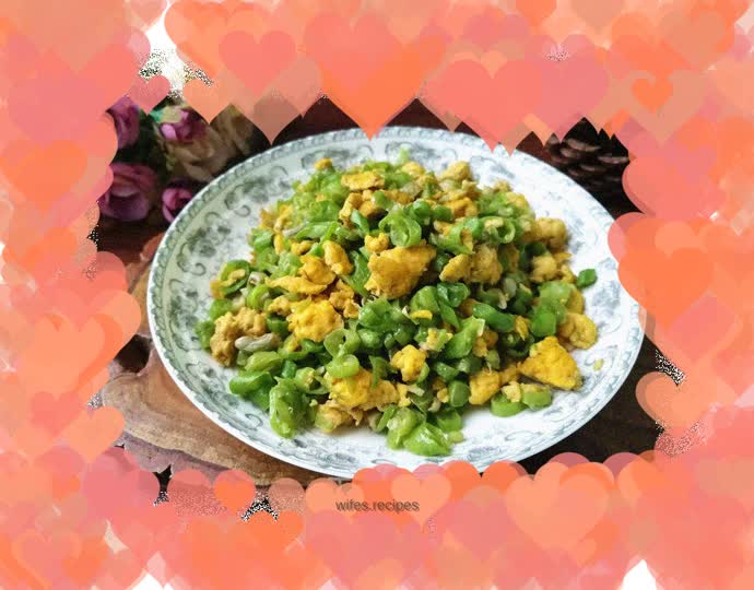 Fried duck eggs with cowpeas