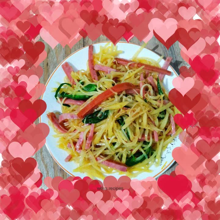 Fried shredded potatoes with ham
