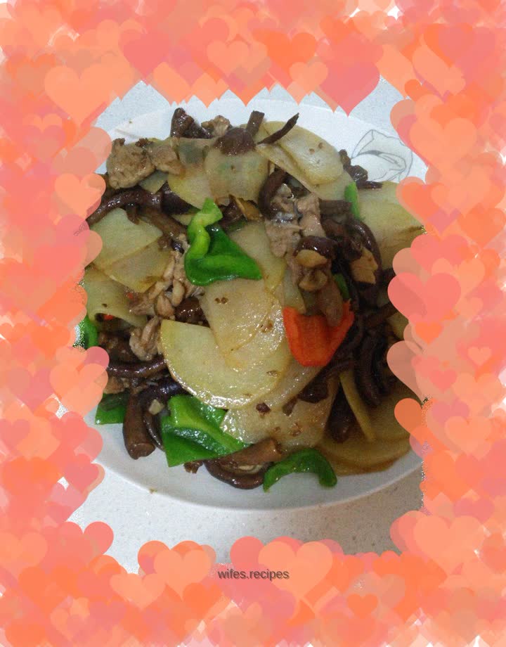 Stir-fried potato slices with mushrooms
