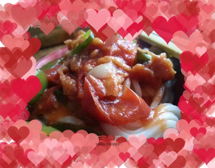Green pepper version of braised noodles with tomatoes and eggs, slightly spicy with a little sweet and sour