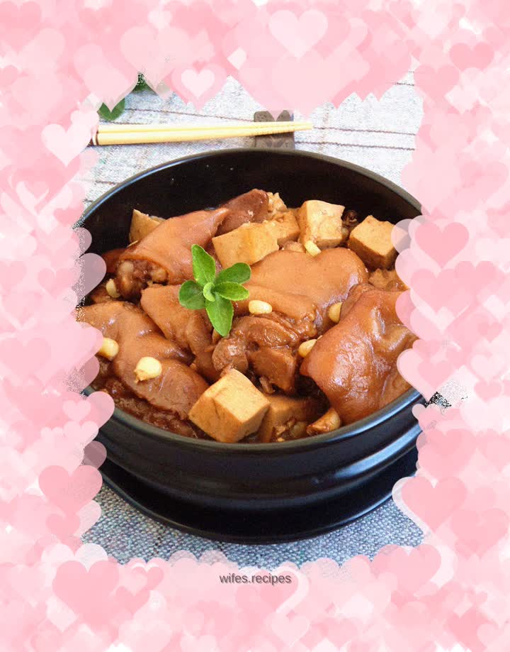 【Tianjin】Pork trotters roasted with tofu and corn