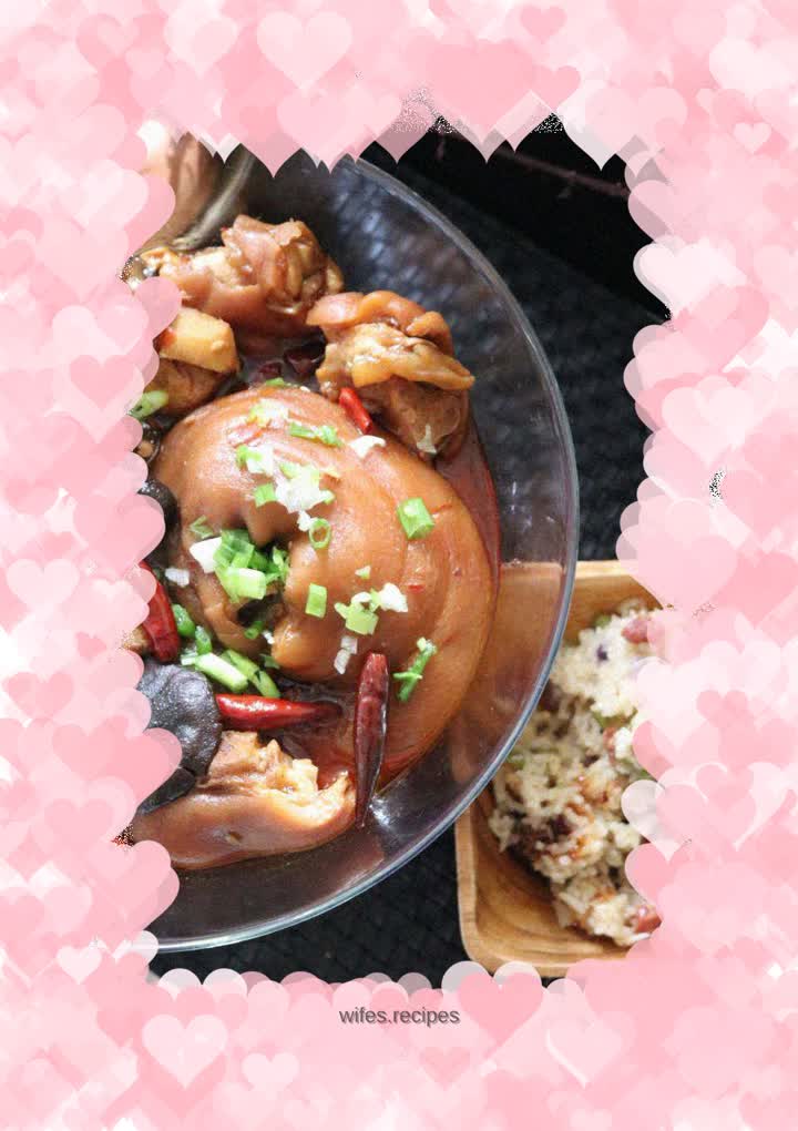 Stewed Vermicelli with Mushrooms and Pork Trotters