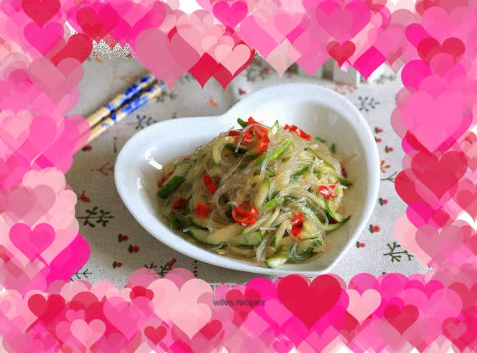 Cucumber mixed with vermicelli