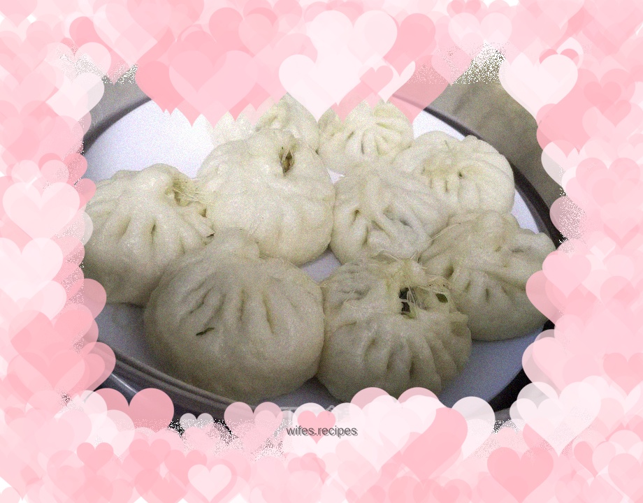 Dried Leek, Egg and Vermicelli Steamed Buns