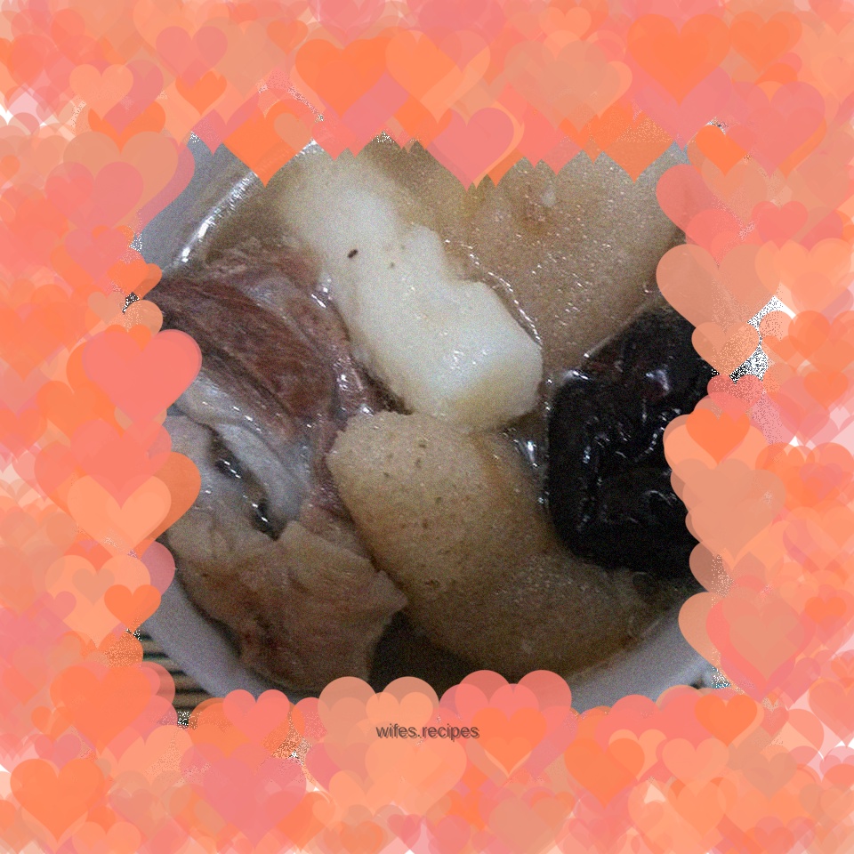 Bamboo fungus and yam bone soup