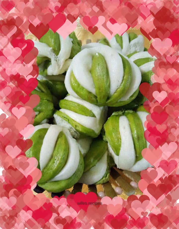 Two-color flower roll