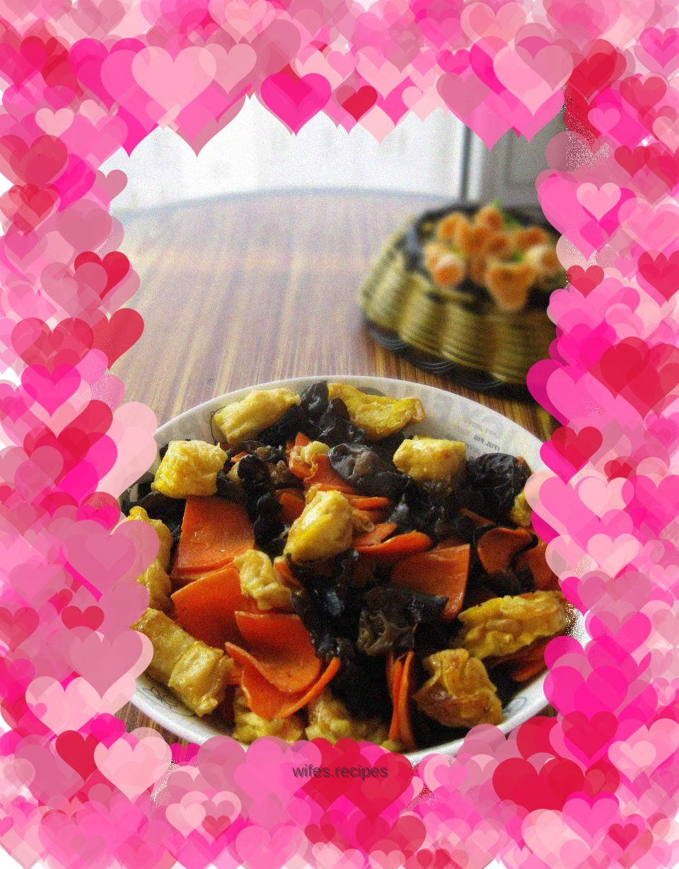 Stir-fried fried dough sticks with carrots and fungus