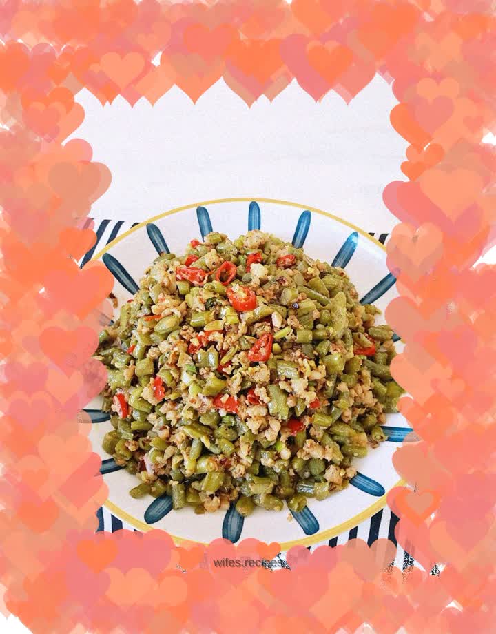 Stir-fried minced pork with pickled beans as an appetizer