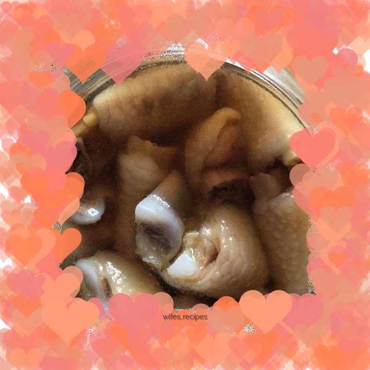 Pickled pepper chicken feet...