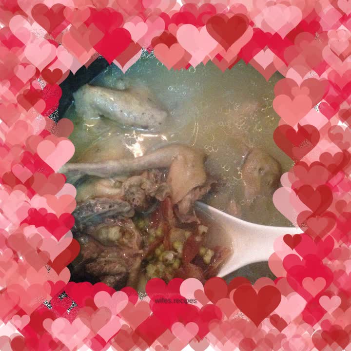 Smilax, mung bean and white pigeon soup