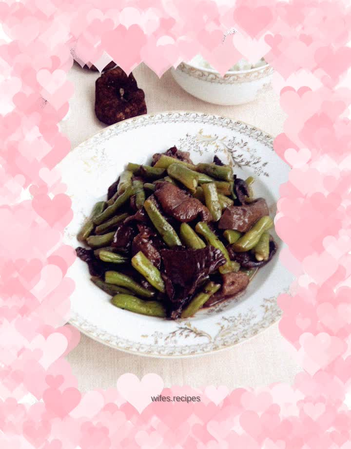 Stewed Beans and Hazel Mushrooms
