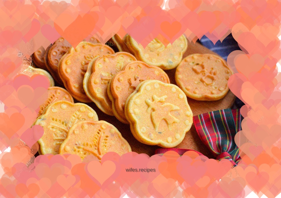 Salted egg yolk meat floss cake with four seasons