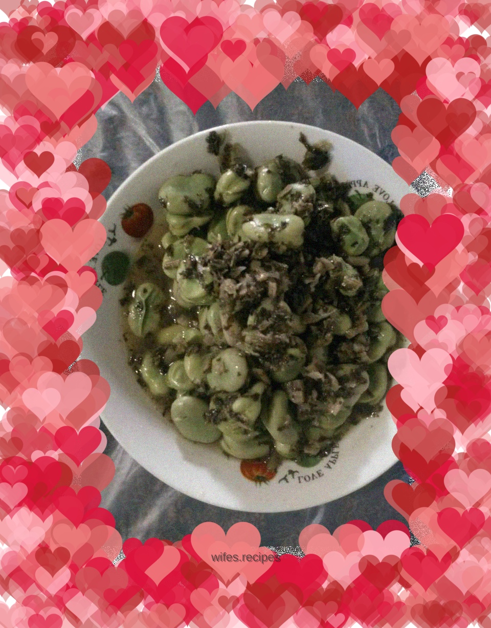 Stir-fried broad beans with pickled vegetables