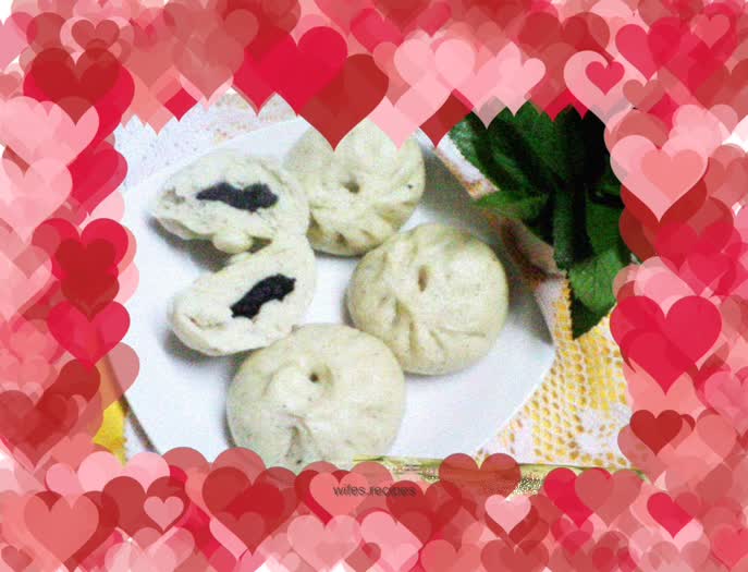 Black sesame sugar filled bean dregs buns