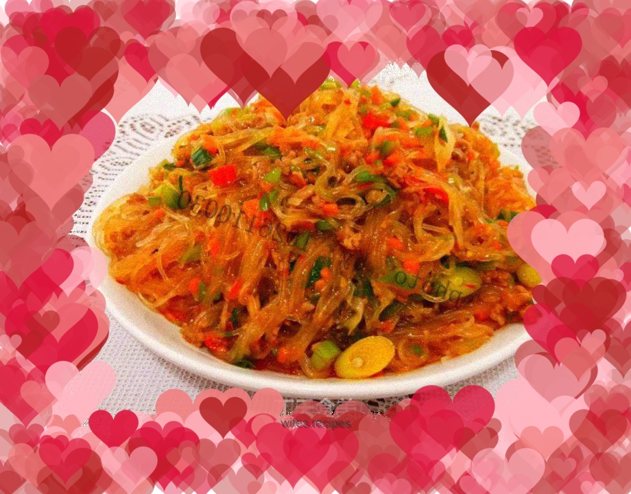 Ants climbing the tree