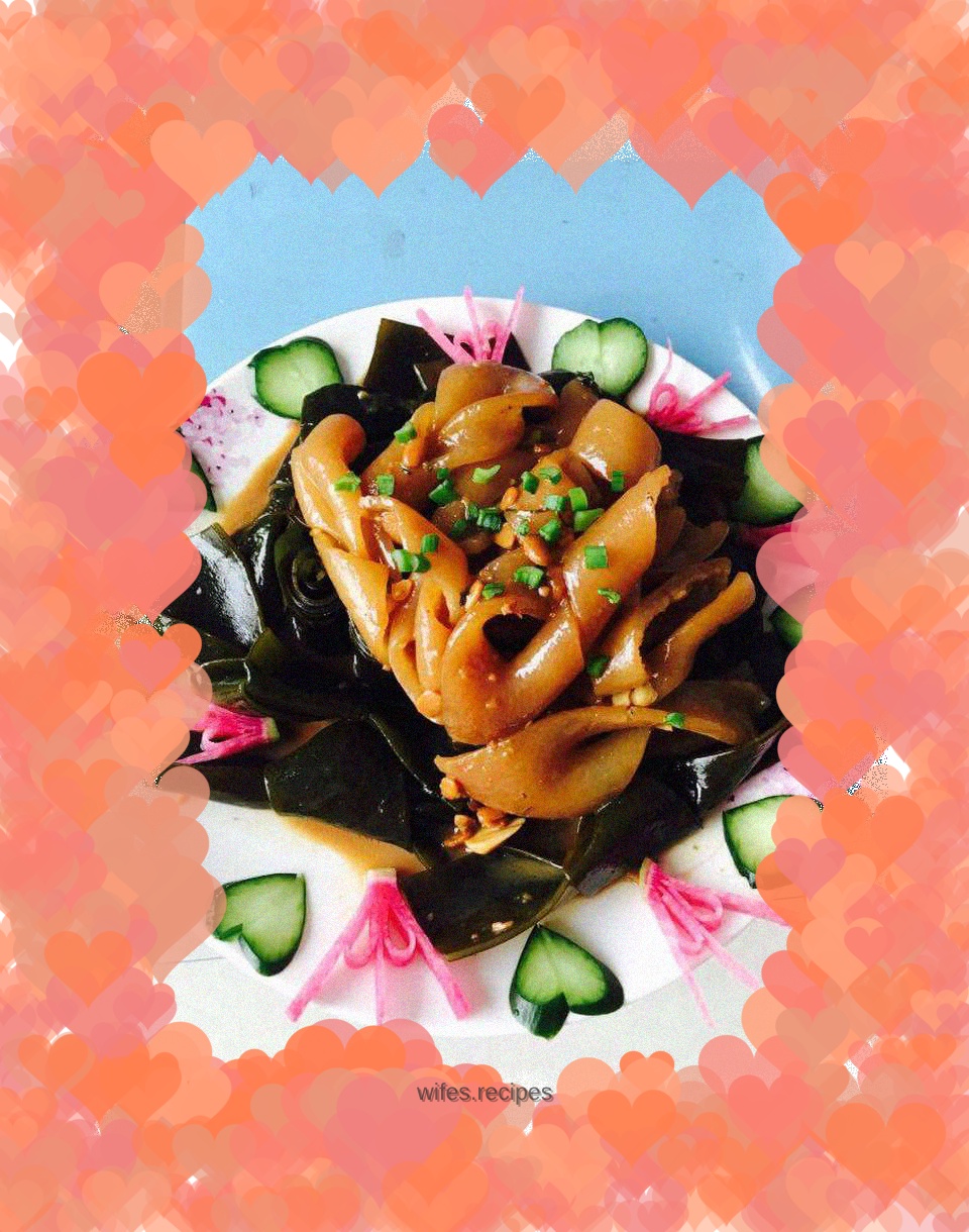 Pork skin and kelp rolls