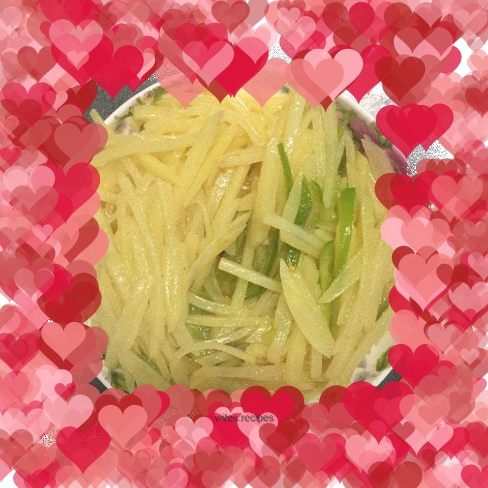 Green pepper and potato shreds