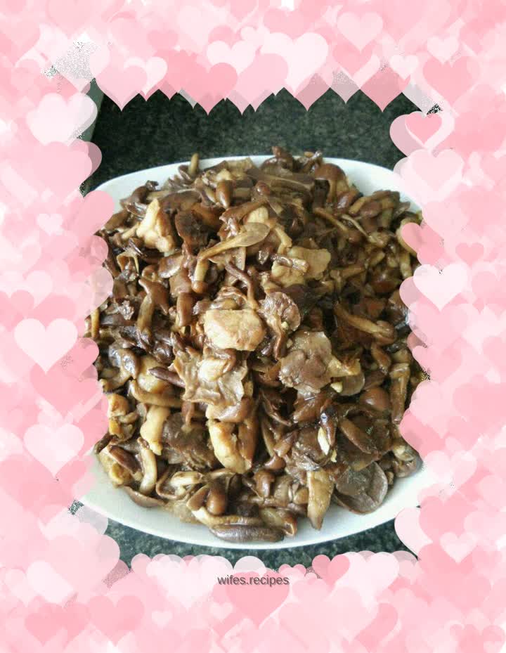 Stir-fried chicken with mushrooms