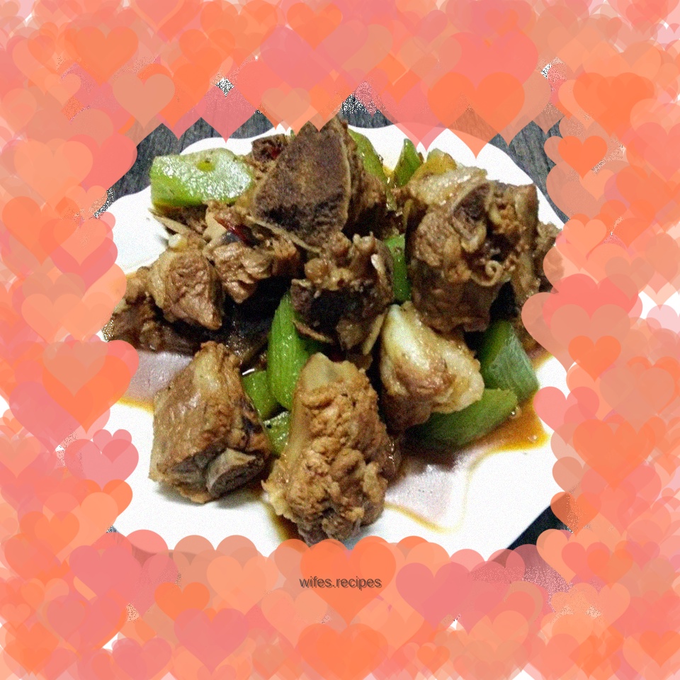 Home-style stir-fried pork ribs