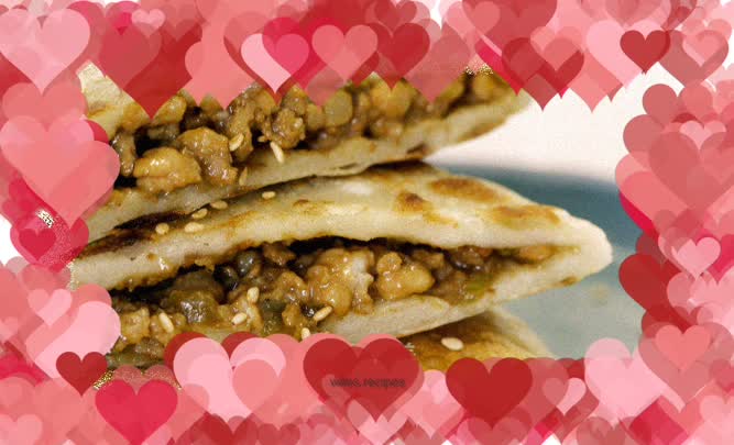 The sesame cakes made this way are so delicious, I’m afraid I won’t be able to stop