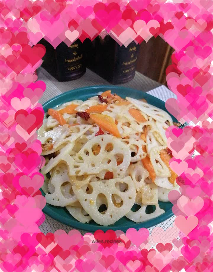 Stir-fried carrots and lotus root slices