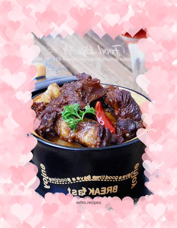 Steak braised in red wine