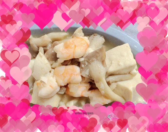 Braised tofu with shrimps and mushrooms