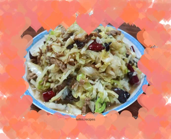 Home-style stir-fried shredded pork with cabbage