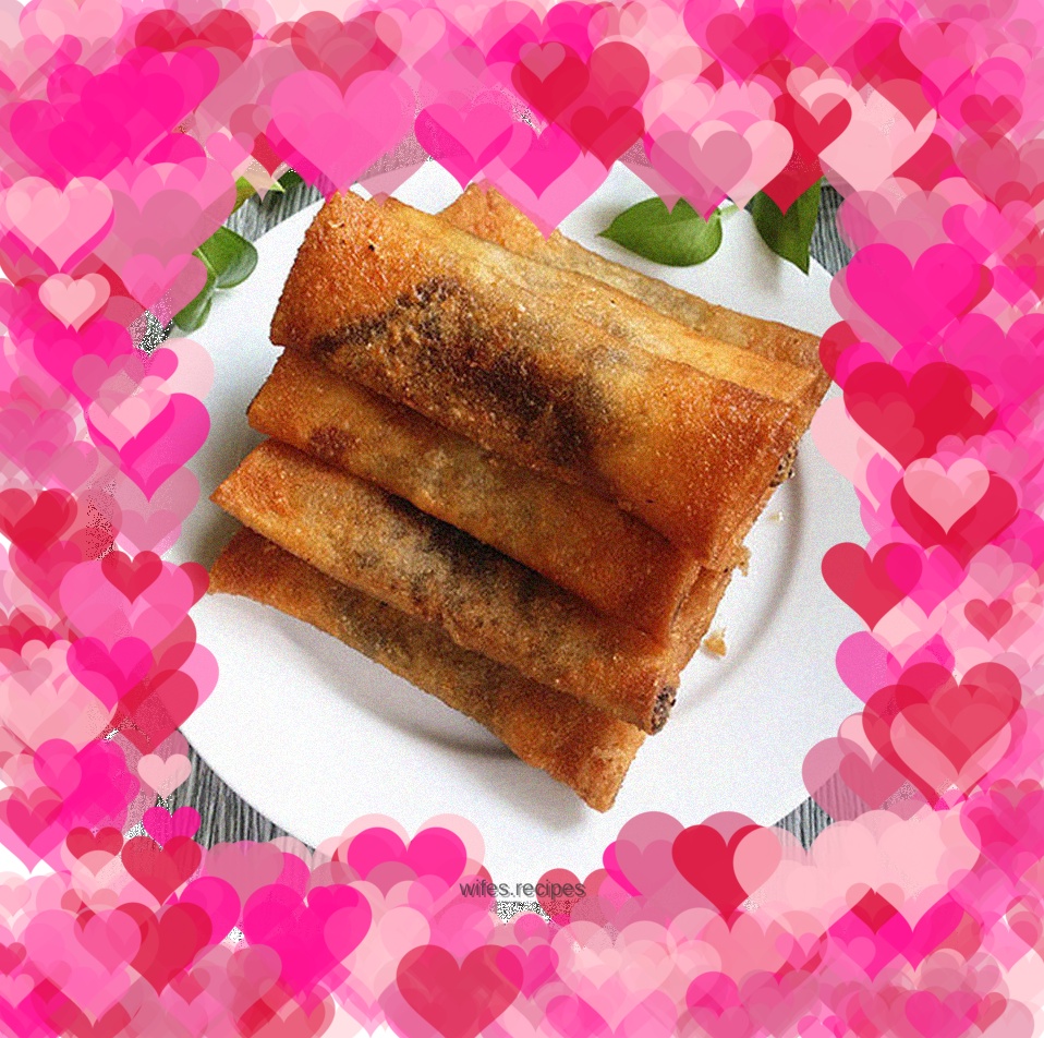 Spring rolls with red bean paste