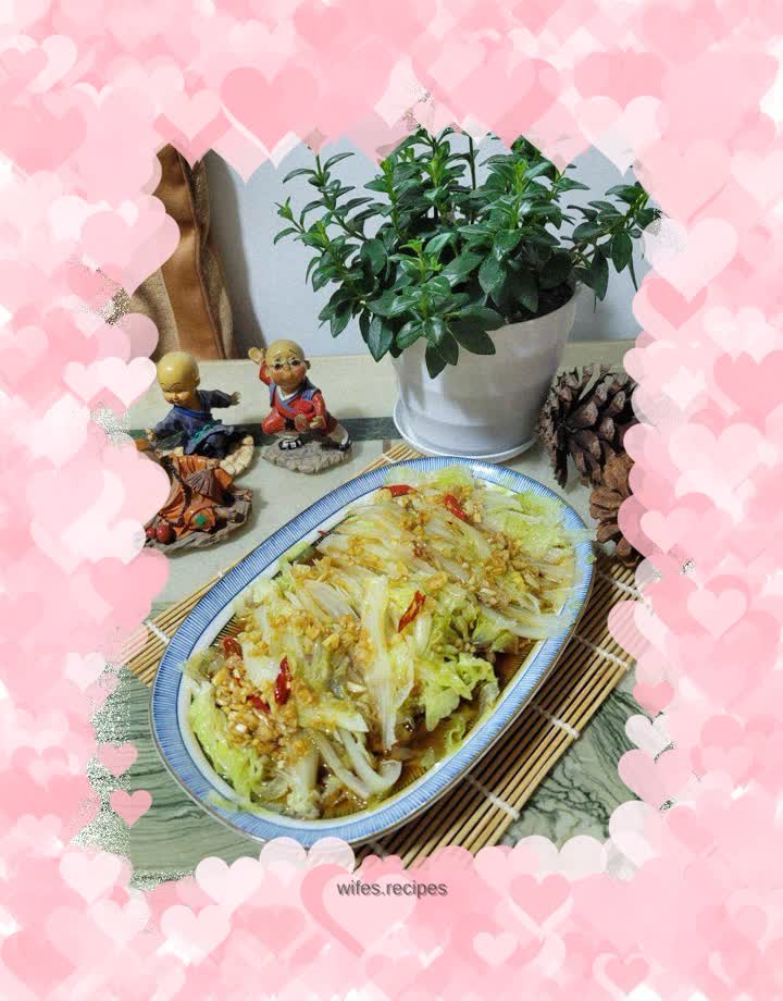 Steamed cabbage with garlic