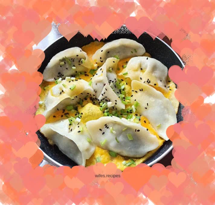 Fried dumplings with eggs