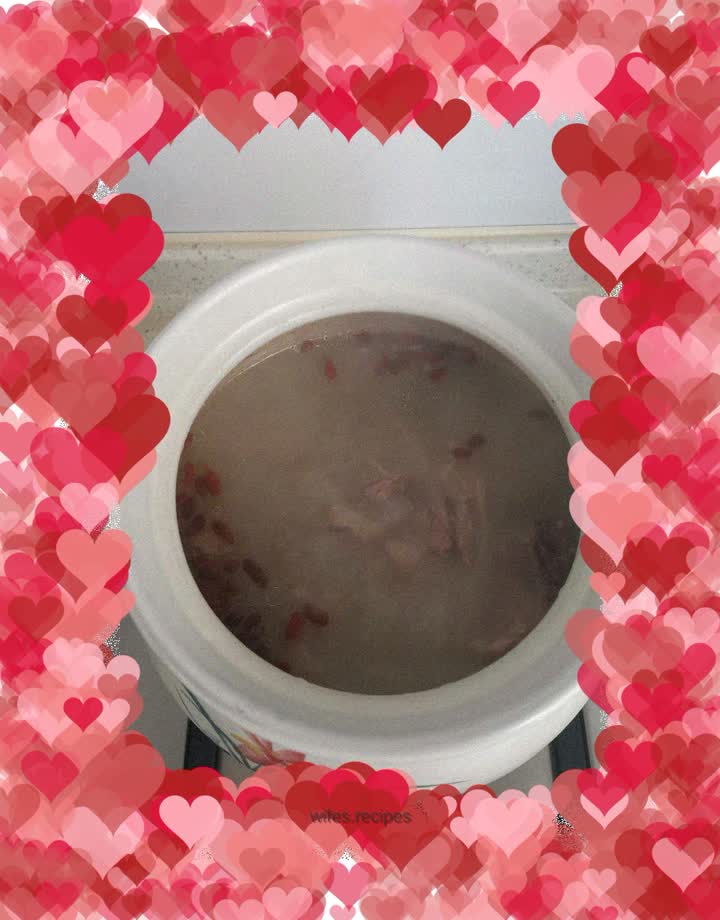 Yam and wolfberry stewed chicken soup