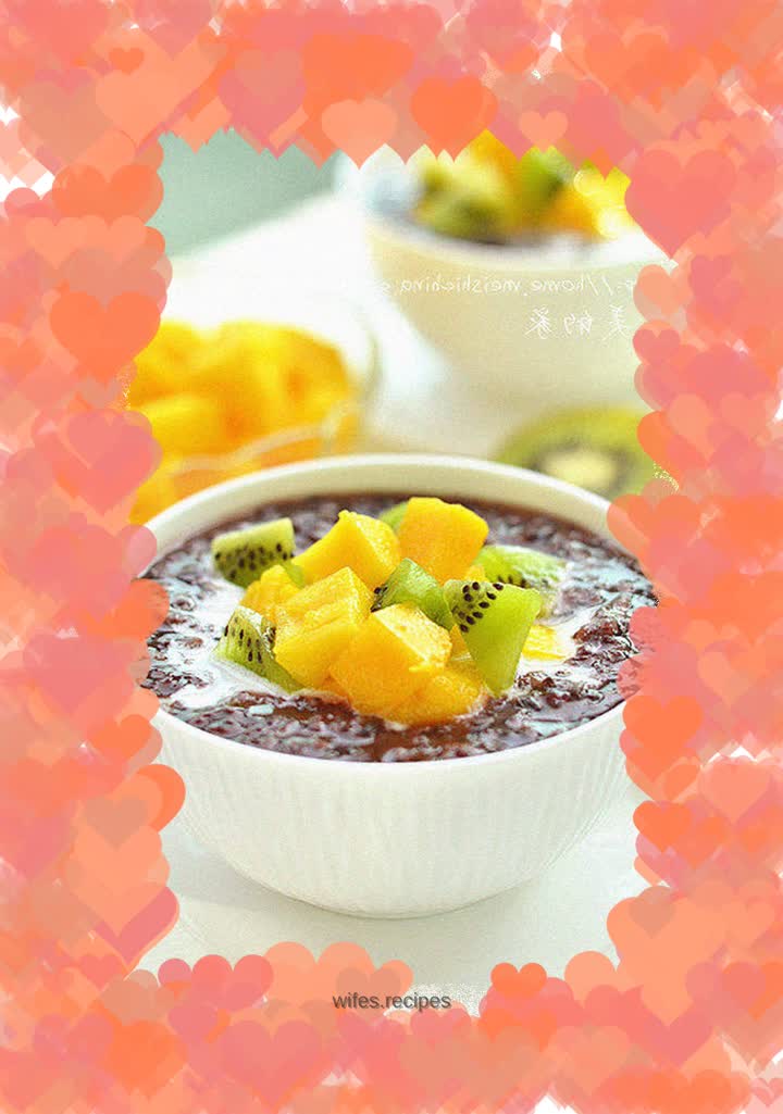 Gorgeous way to eat breakfast porridge---Coconut fragrant black rice and fruit porridge