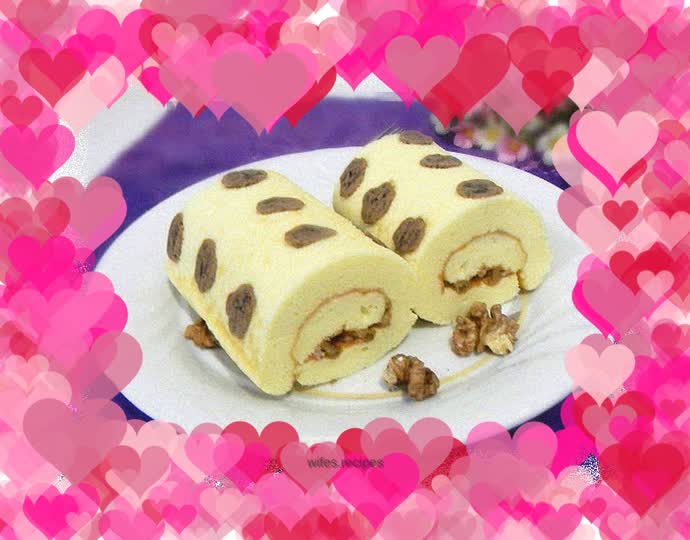 Walnut salad polka dot cake roll