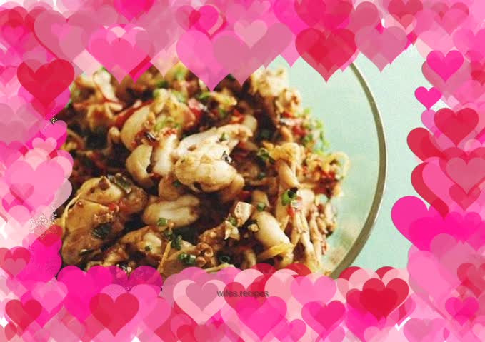 A lazy man's dish of chopped pepper bullfrog made in an enamel pot