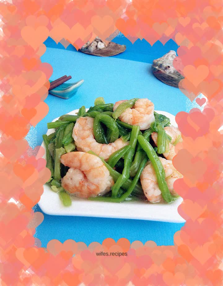 Stir-fried spinach with shrimps