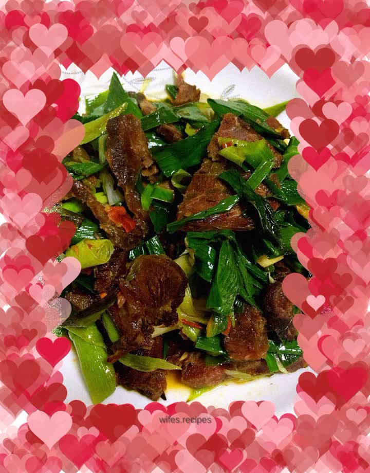 Stir-fried beef with garlic