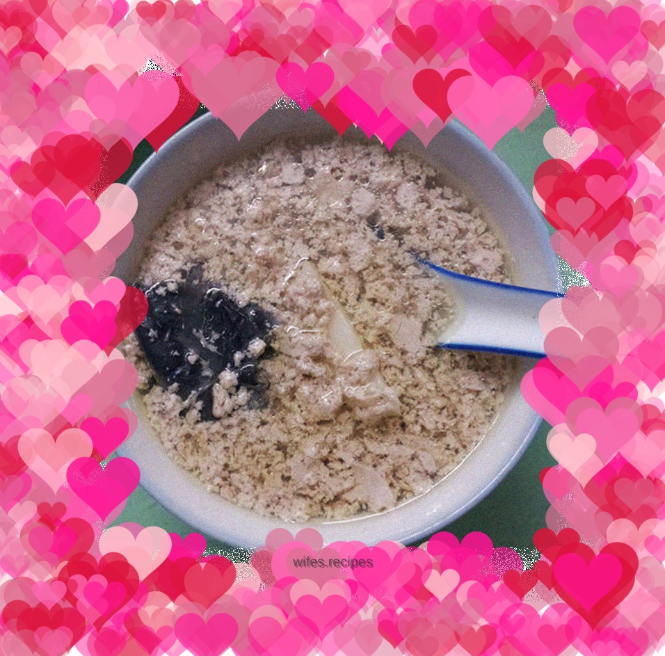 Stewed squab with rich coconut meat and coconut milk