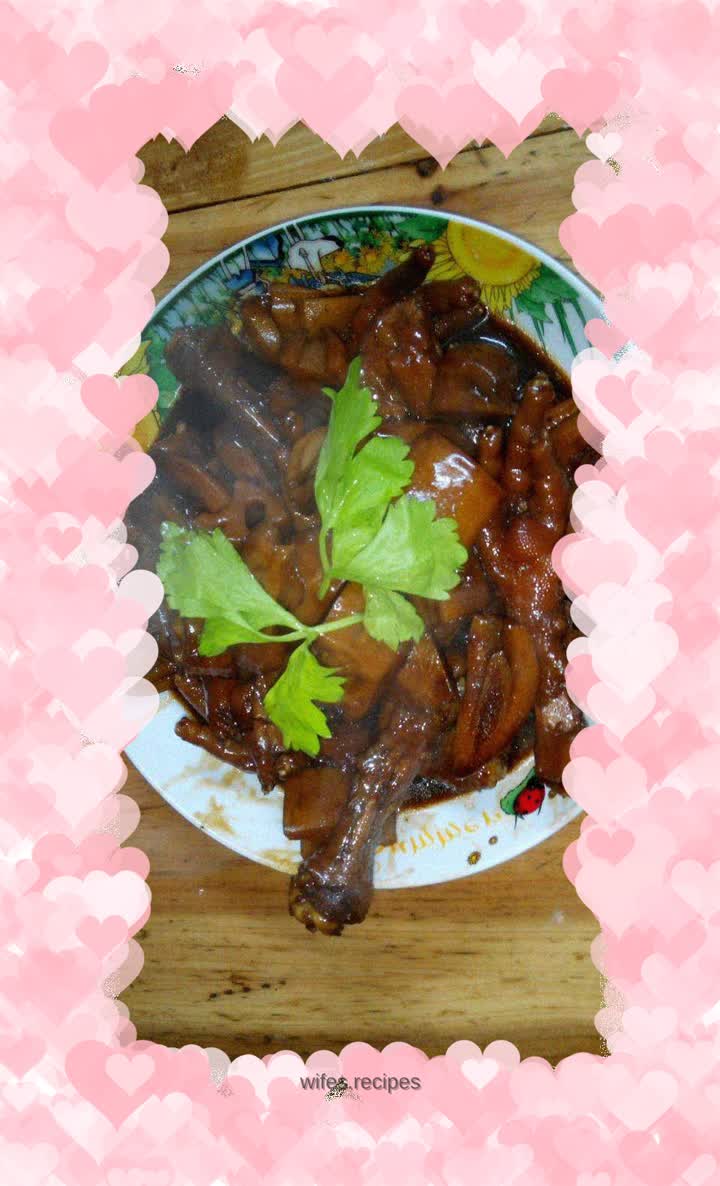 Braised Chicken Feet with Lotus Root