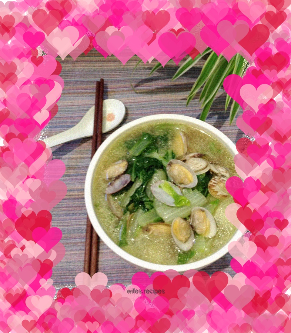 Baby cabbage and clam soup