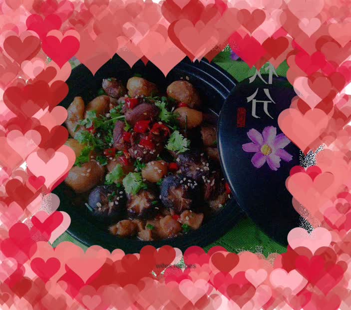 Pork ribs and three delicacies stewed in pot