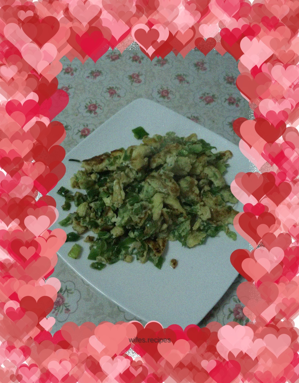 Fried eggs with green pepper
