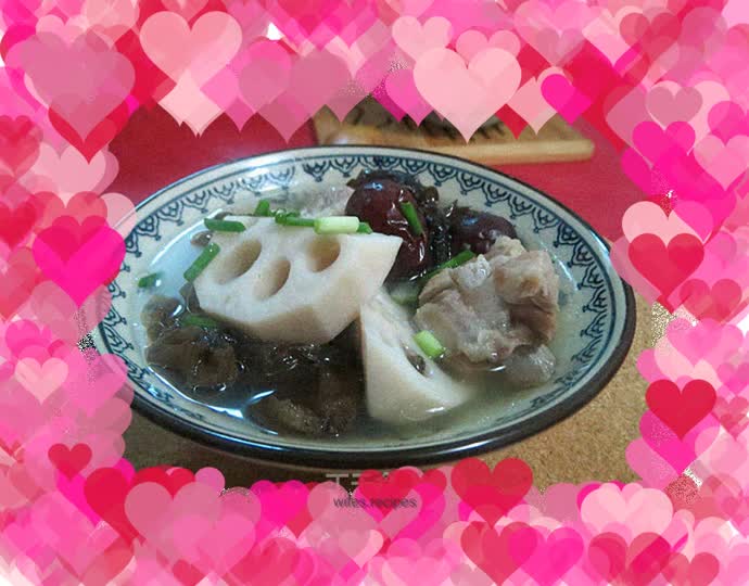 Lotus root, fungus and pork ribs soup