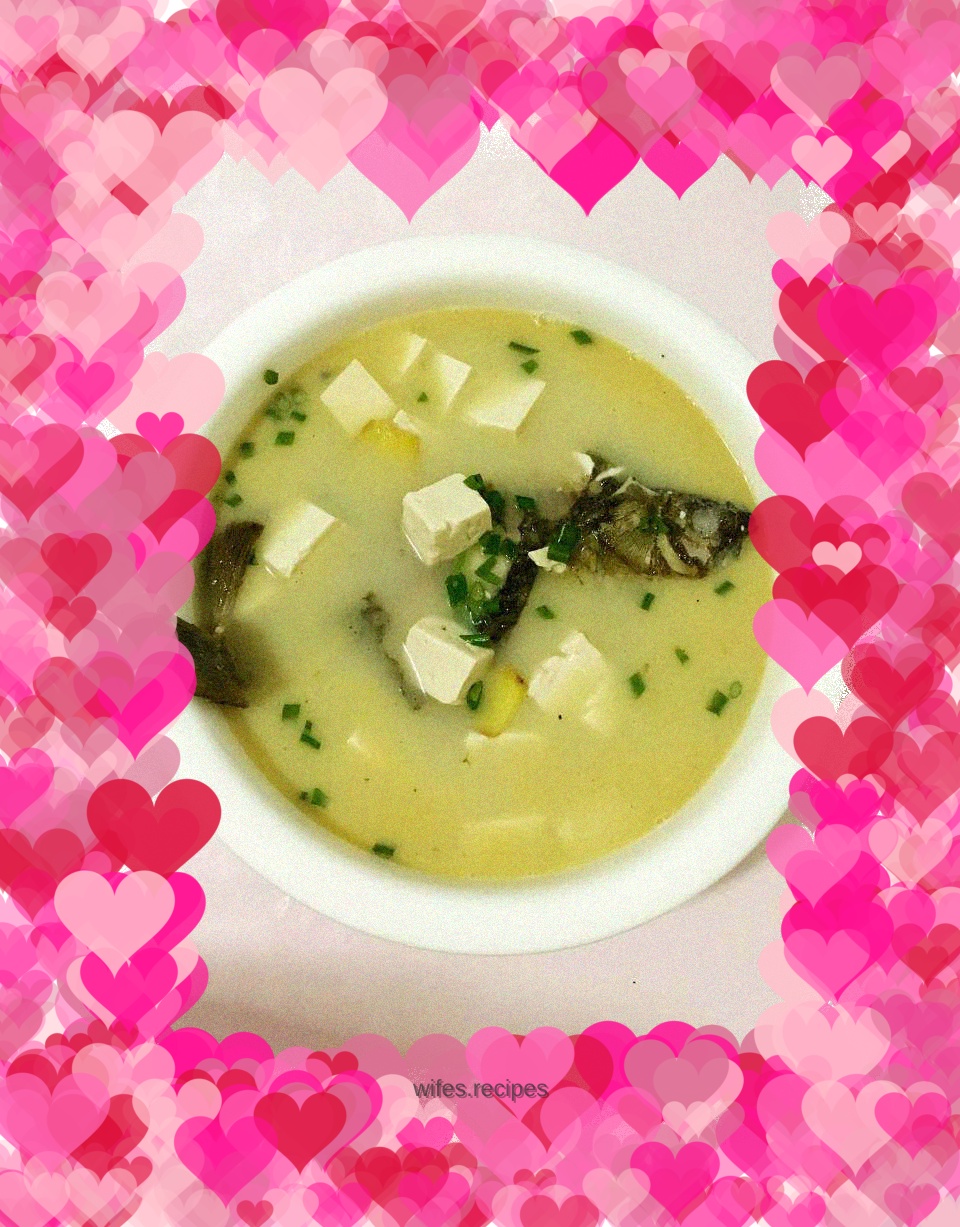 Crucian carp tofu soup